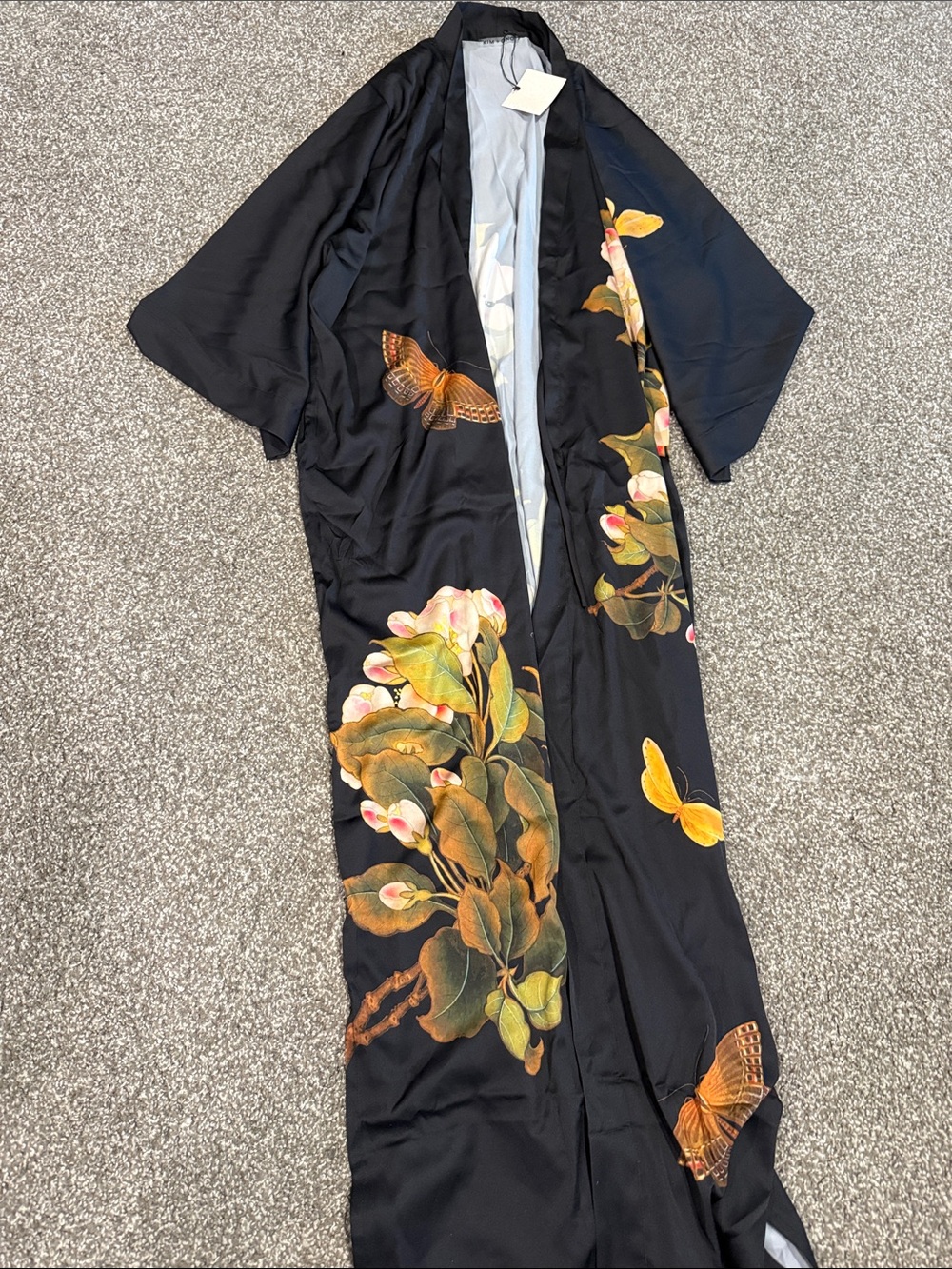 Kim + Ono Brand New Robe - Picture 3 of 4